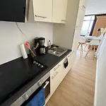 Perle Am Yachthafen - Chic Aparment דירה באד צווישנהם